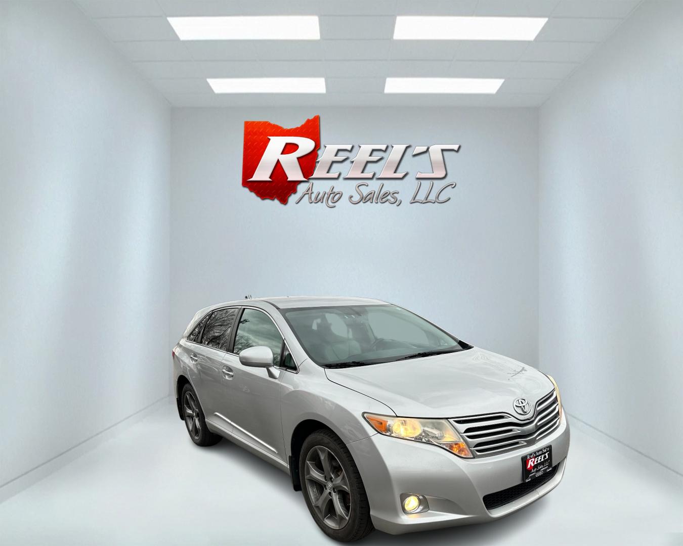 2012 Silver /Gray Toyota Venza XLE V6 AWD (4T3BK3BB3CU) with an 3.5L V6 DOHC 24V engine, 6-Speed Automatic transmission, located at 547 E. Main St., Orwell, OH, 44076, (440) 437-5893, 41.535435, -80.847855 - Photo#2